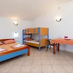 And Jure شقة *